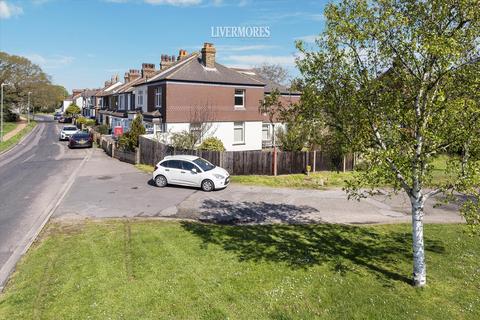 43 Heathclose Road, Dartford, DA1 2PU