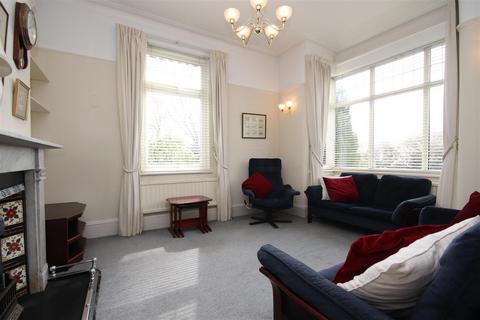 43 Heathclose Road, Dartford, DA1 2PU