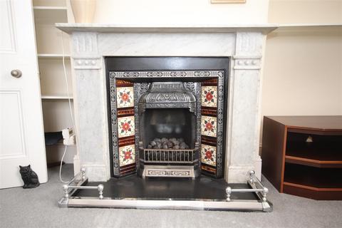 43 Heathclose Road, Dartford, DA1 2PU