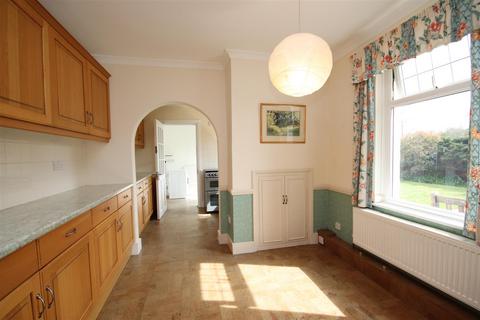 43 Heathclose Road, Dartford, DA1 2PU