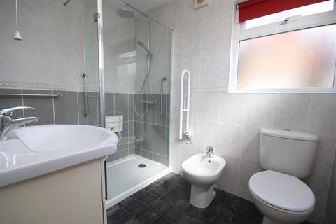 43 Heathclose Road, Dartford, DA1 2PU