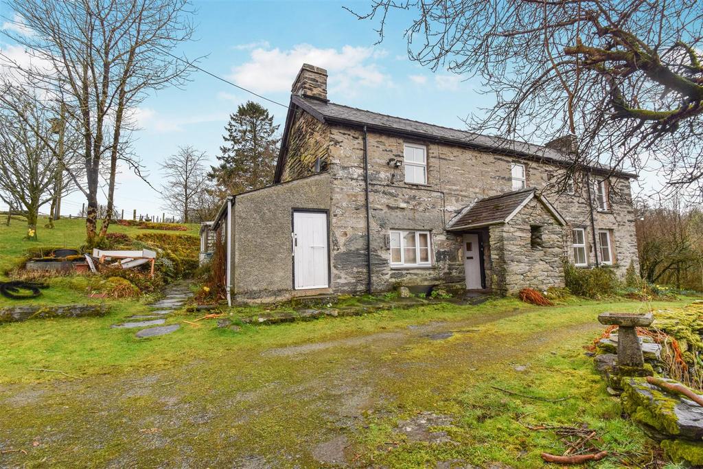 Dolwyddelan 3 bed detached house for sale £325,000