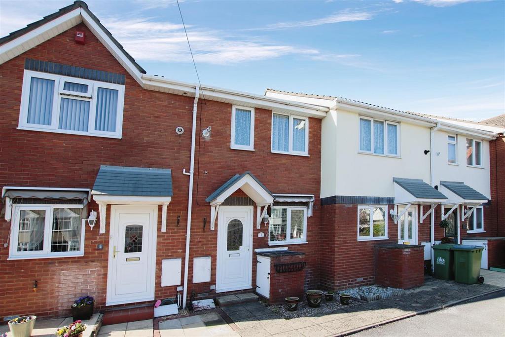 Claremont Crescent, Southampton 2 bed terraced house for sale £245,000