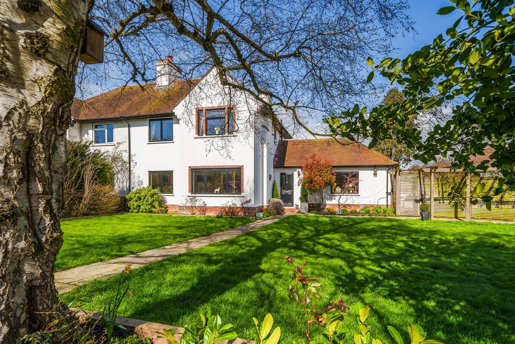 Bearton Green, Hitchin, SG5 3 bed semidetached house £950,000