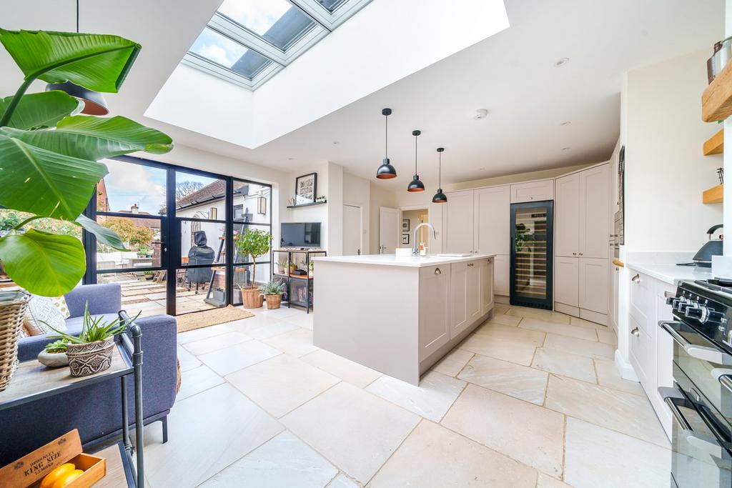 Bearton Green, Hitchin, SG5 3 bed semidetached house £950,000