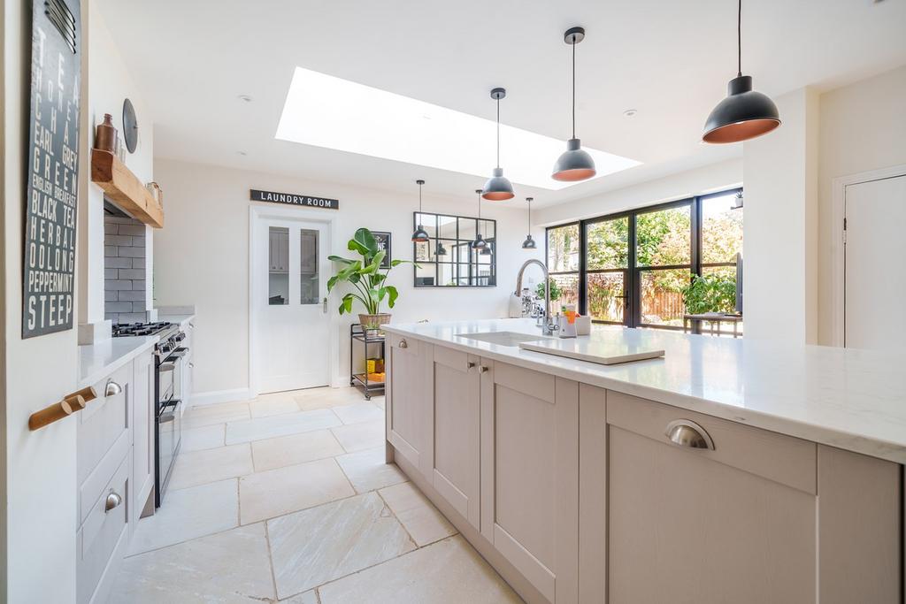 Bearton Green, Hitchin, SG5 3 bed semidetached house £950,000