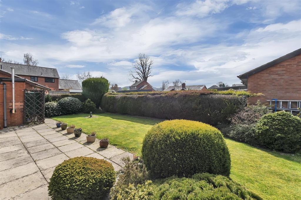 Maes Derw, Llanfechain 3 bed detached bungalow for sale £299,950