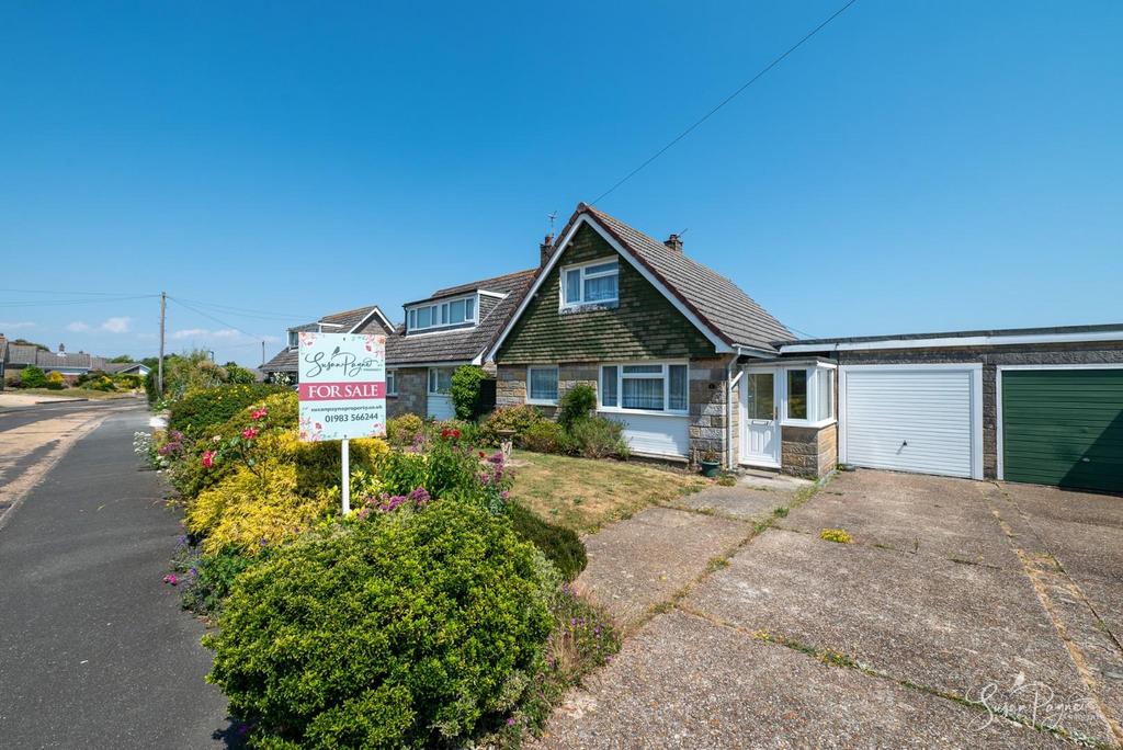 Holford Road, Wootton Bridge 3 bed link detached house £350,000