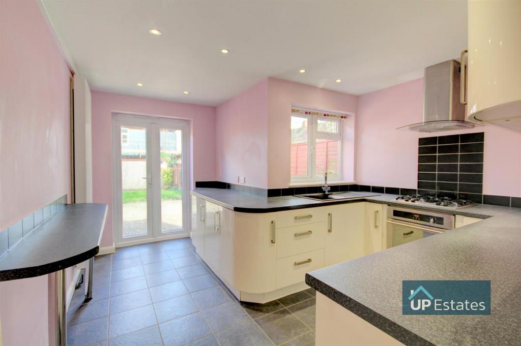 Lister Street, Nuneaton 2 bed terraced house £800 pcm (£185 pw)