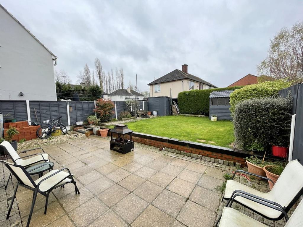 Sandyleaze, Longlevens, Gloucester 3 bed semidetached house £287,500
