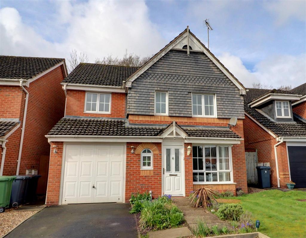 Chaytor Drive, The Shires, Stockingford, Nuneaton 4 bed detached house