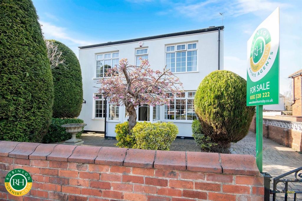 Shadyside, Hexthorpe, Doncaster 3 bed detached house £210,000