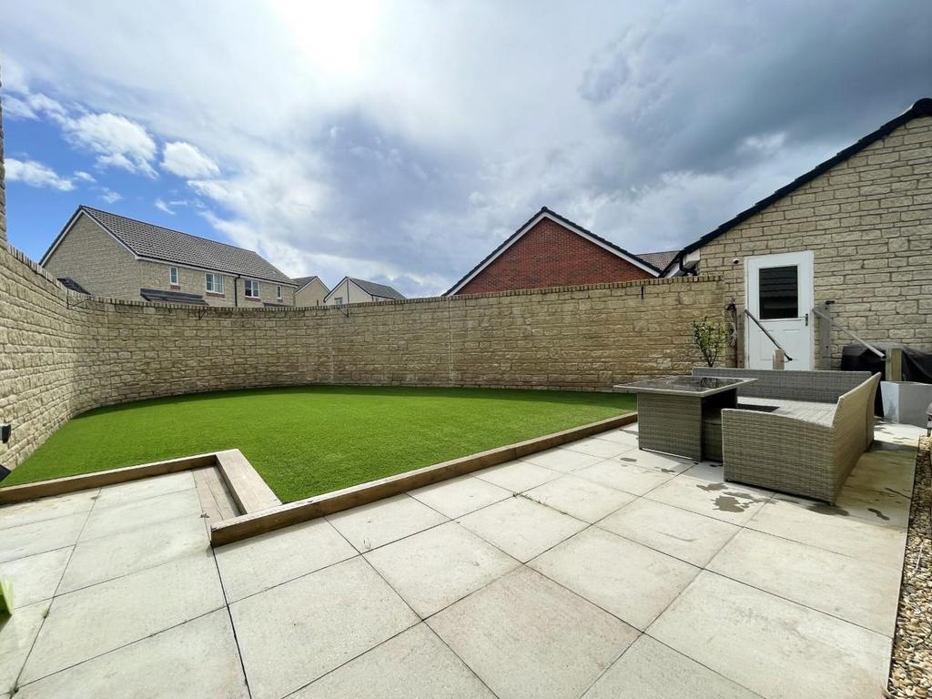 Walker Road, Brockworth, Gloucester 3 bed detached house £350,000