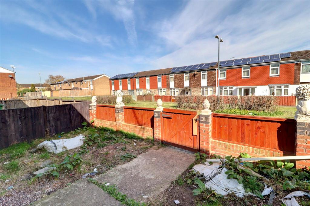 Brendon Way, Grove Farm, Nuneaton 4 bed terraced house £135,000