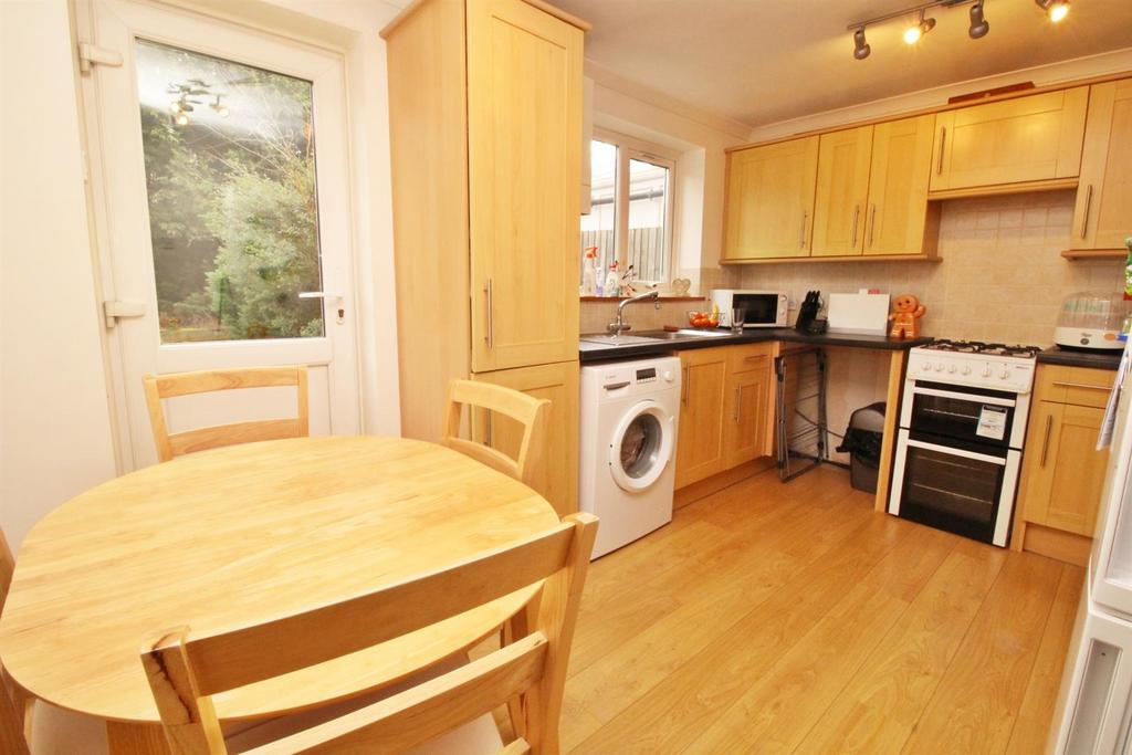 Kitchen/Dining Area