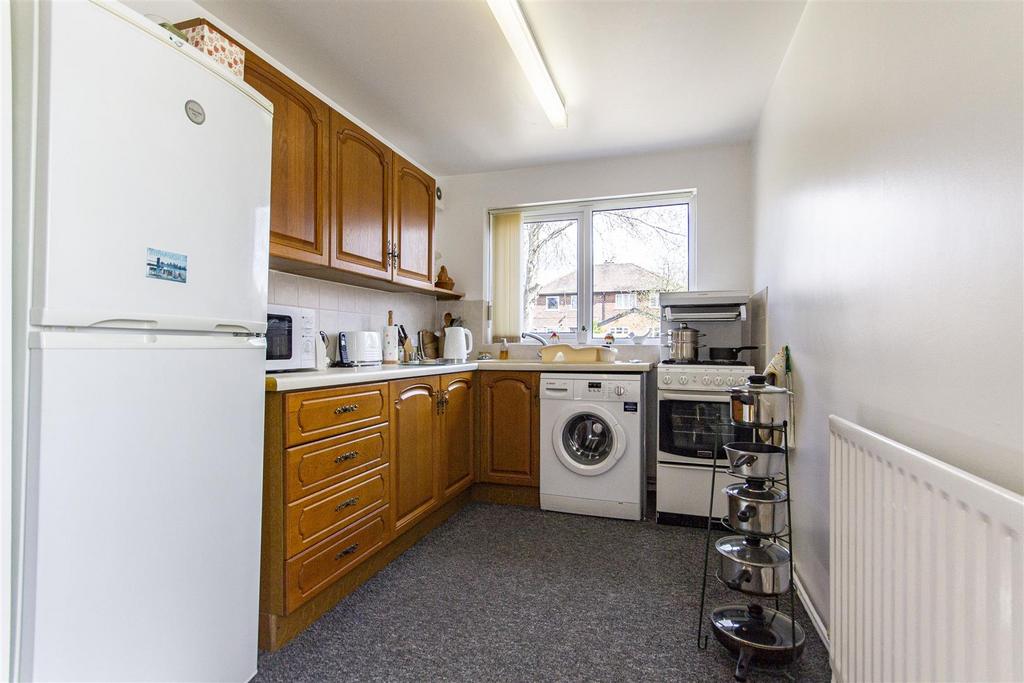 Hartington View, Staveley, Chesterfield 3 bed semidetached house £