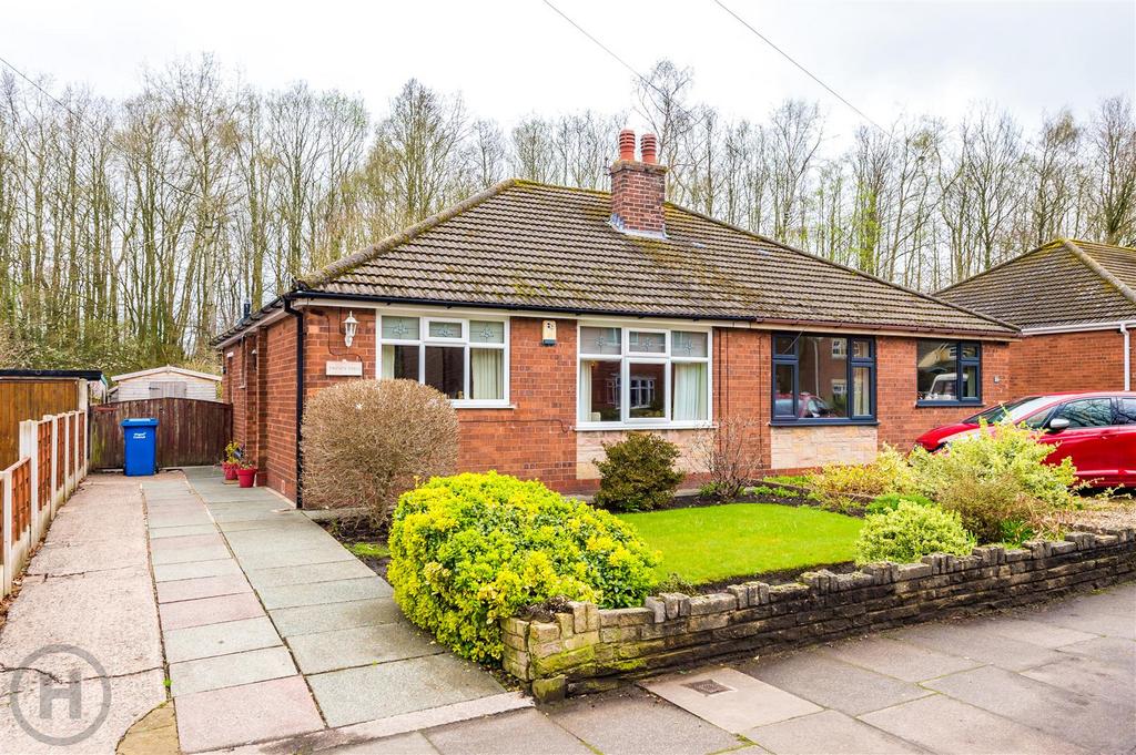 Squires Lane, Tyldesley, Manchester 2 bed semidetached bungalow for