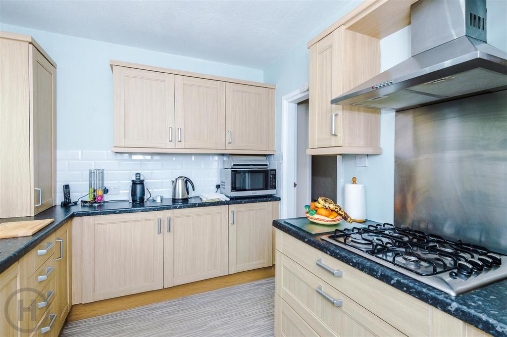 Squires Lane, Tyldesley, Manchester 2 bed semidetached bungalow for