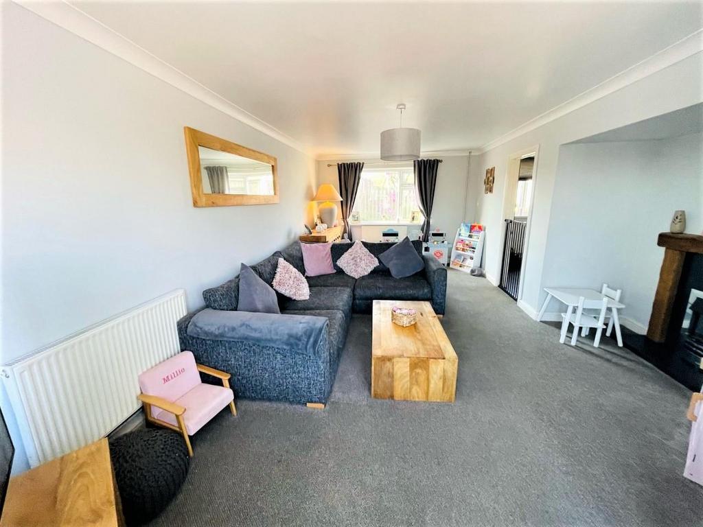 Brynheulog, Llanelli 3 bed semidetached house £185,000