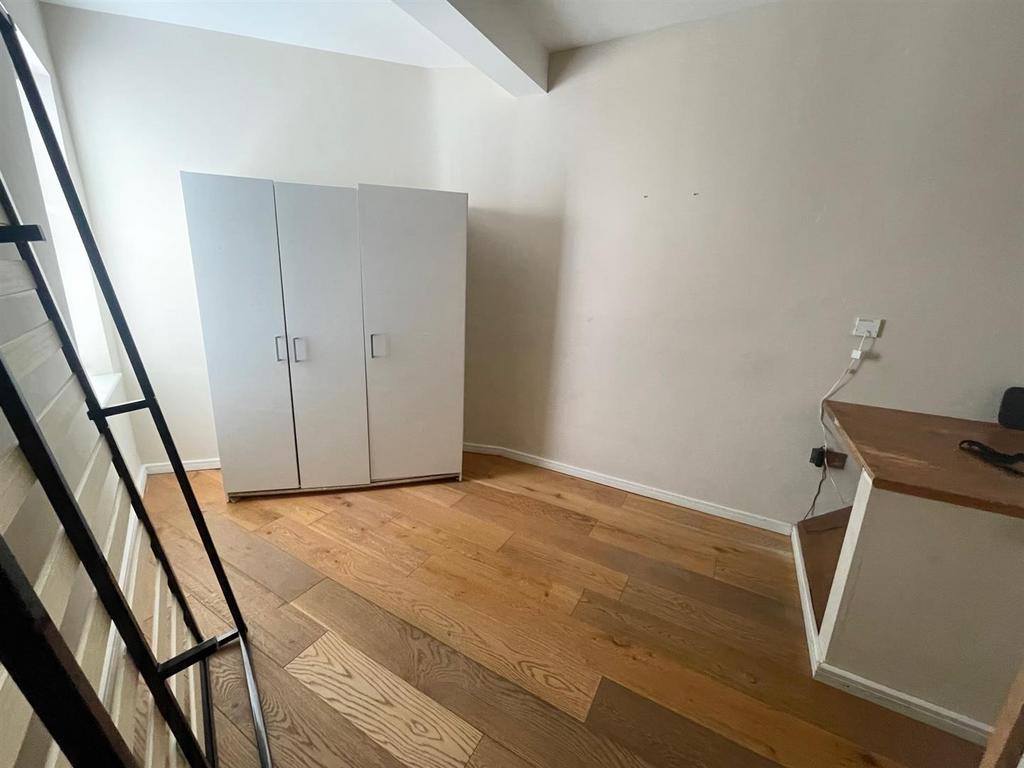 Ryde Road, Brighton 2 bed house £1,375 pcm (£317 pw)
