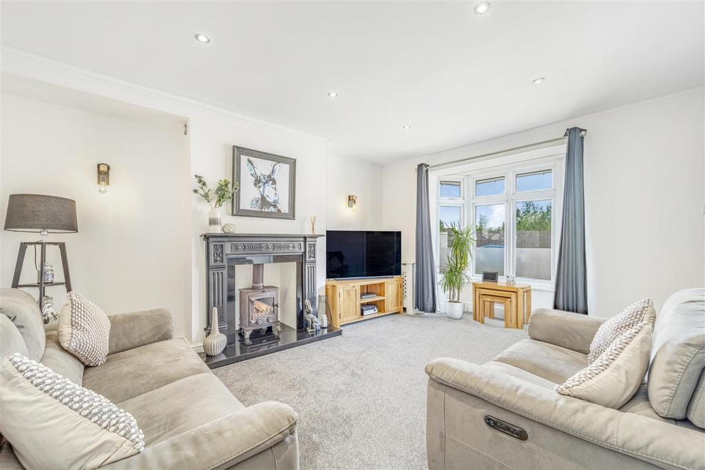 Burns Lane, Warsop, Mansfield 3 bed detached house for sale £260,000