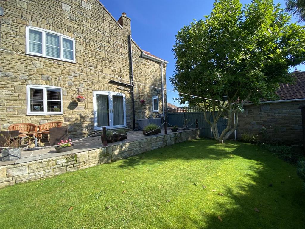 Meadow Lane, Snape, Bedale 4 bed detached house for sale £465,000