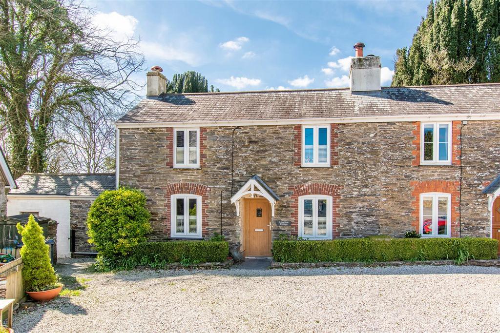 Menheniot, Liskeard 2 bed cottage for sale £300,000