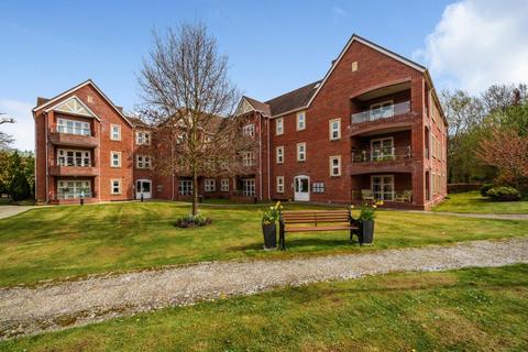 3 bedroom flat for sale - Woodfield Gardens,  Hereford,  HR2
