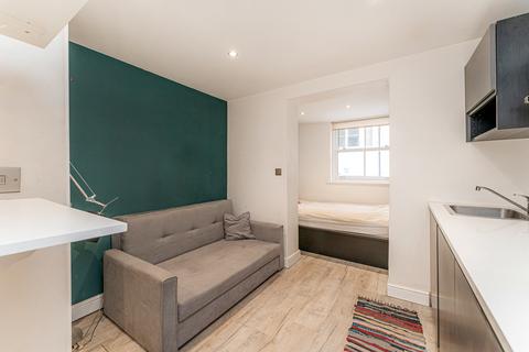 Studio to rent, Gloucester Street, London, SW1V