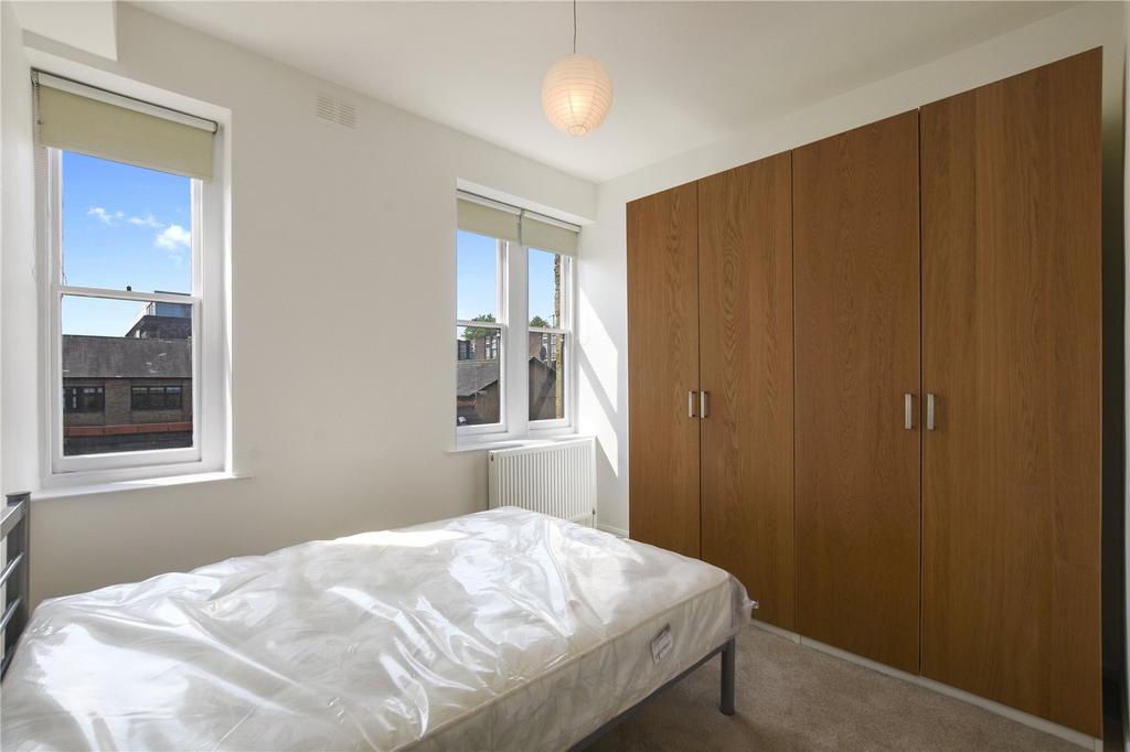 Apartment in Bethnal Green - View 5