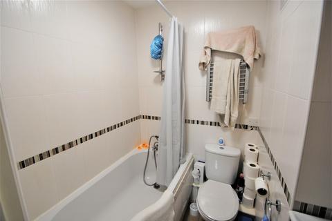 1 bedroom flat to rent, 1 Bed Flat in Westbourne