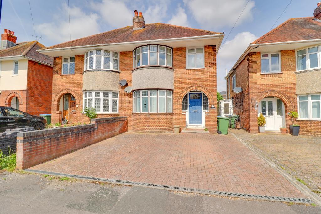 Temple Gardens, Woolston 3 bed semidetached house for sale £360,000