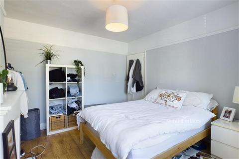 1 bedroom maisonette for sale, Kimble Road, Colliers Wood, SW19