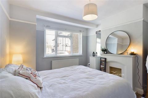 103 Kimble Road, London, SW19 2AU