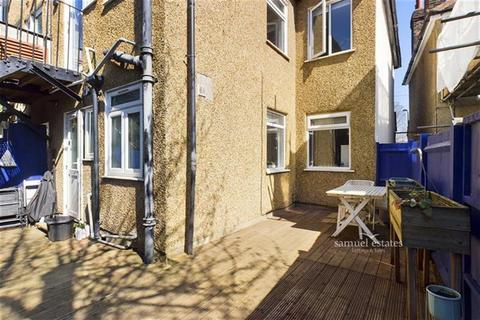 103 Kimble Road, London, SW19 2AU