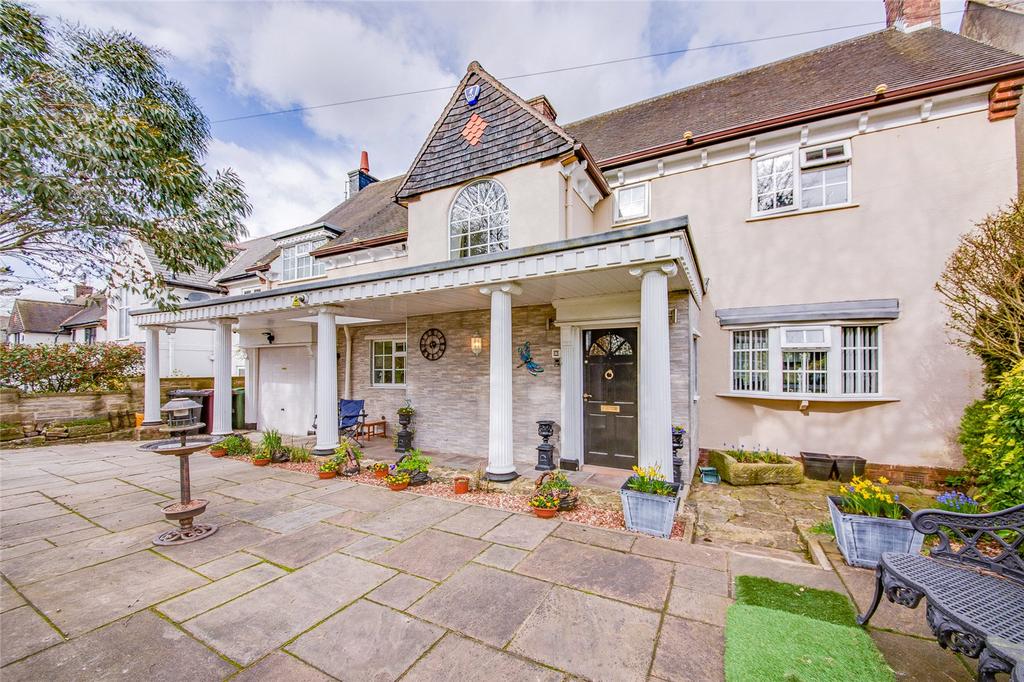 Highgate Lane, Dronfield, Derbyshire, S18 3 bed detached house for sale