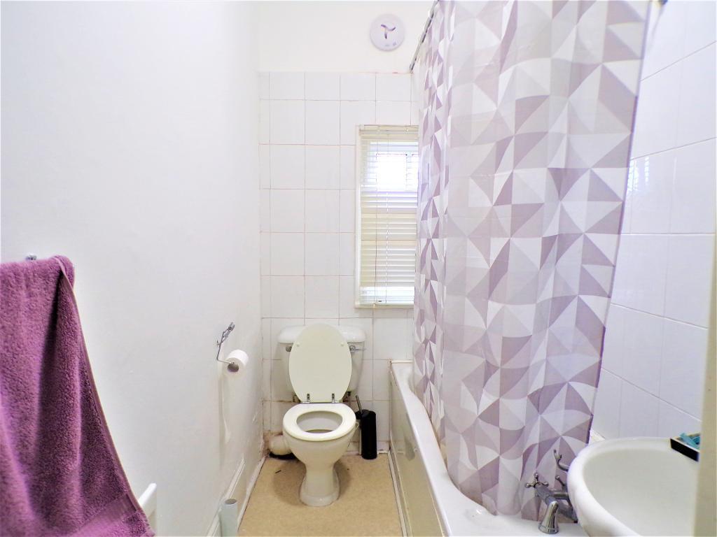 Flat four - bathroom