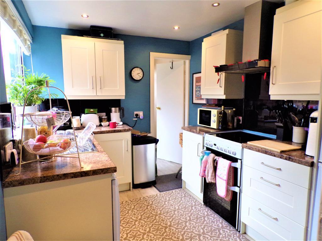 Flat one - kitchen
