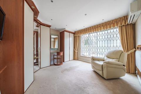 5 bedroom semi-detached house for sale, Sellers Hall Close,  Finchley,  N3