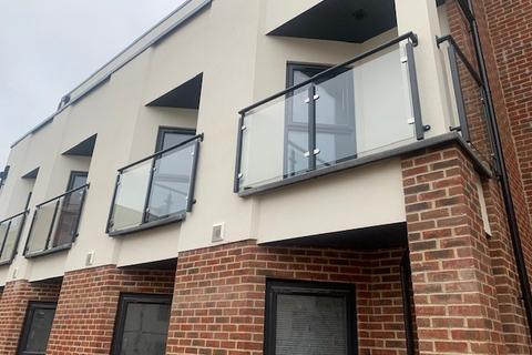 2 bedroom flat to rent, The Balbirs, Portswood Road