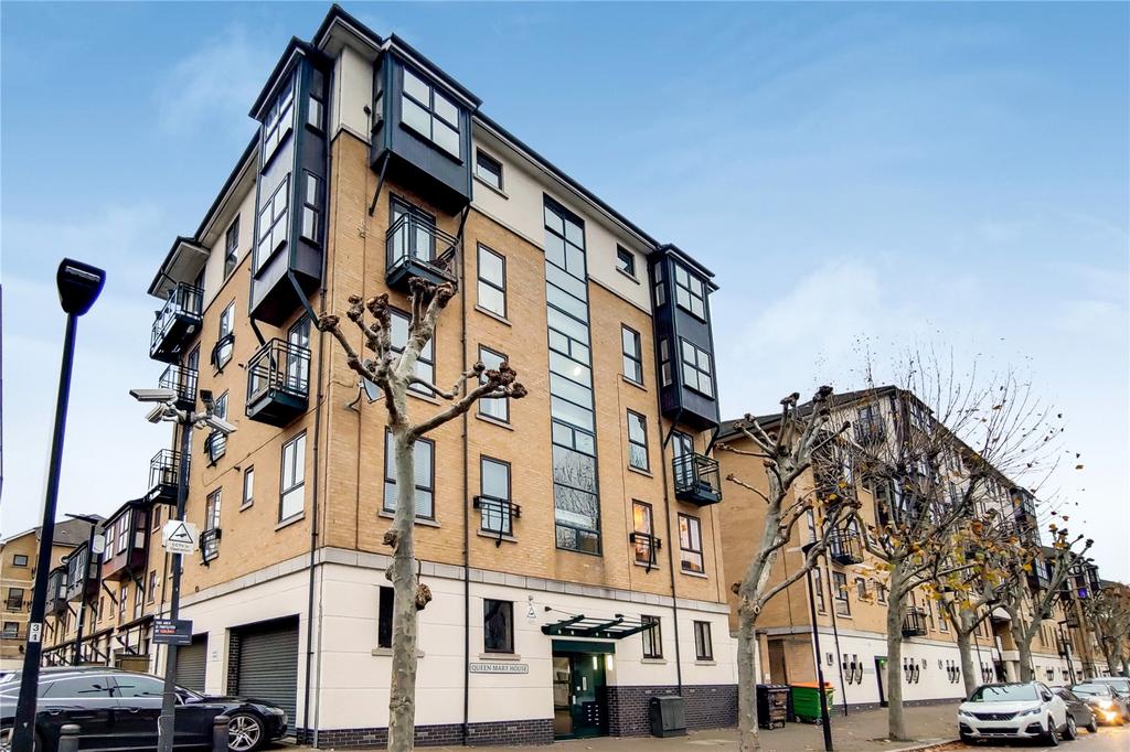 Queen Mary House, 11 Wesley Avenue... 2 bed flat £1,600 pcm (£369 pw)