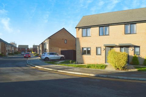 3 bedroom semi-detached house to rent - Canister Close, Alexandra Gardens, Hull, HU9