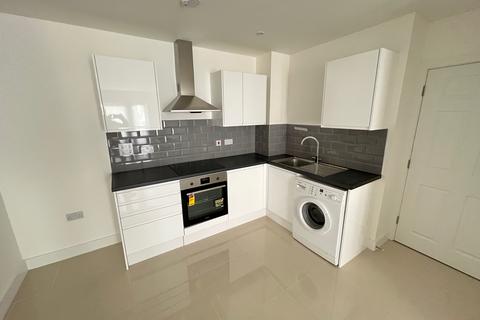 3 bedroom flat to rent, The Balbirs, Portswood Road