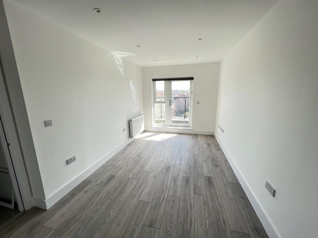 The Balbirs, Portswood Road 2 bed flat - £1,200 pcm (£277 pw)