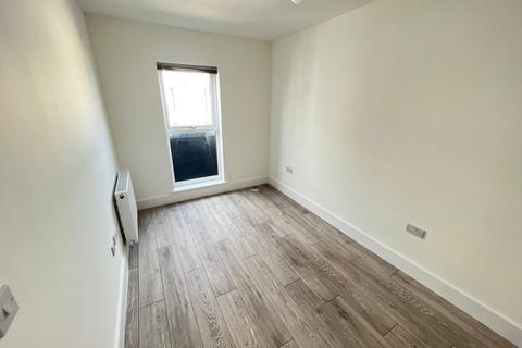 2 bedroom flat to rent, The Balbirs, Portswood Road