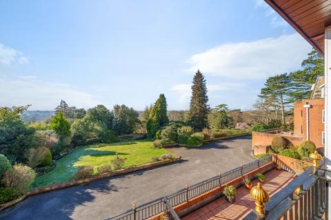 2 bedroom flat for sale, Hook Heath Road, Hook Heath, GU22