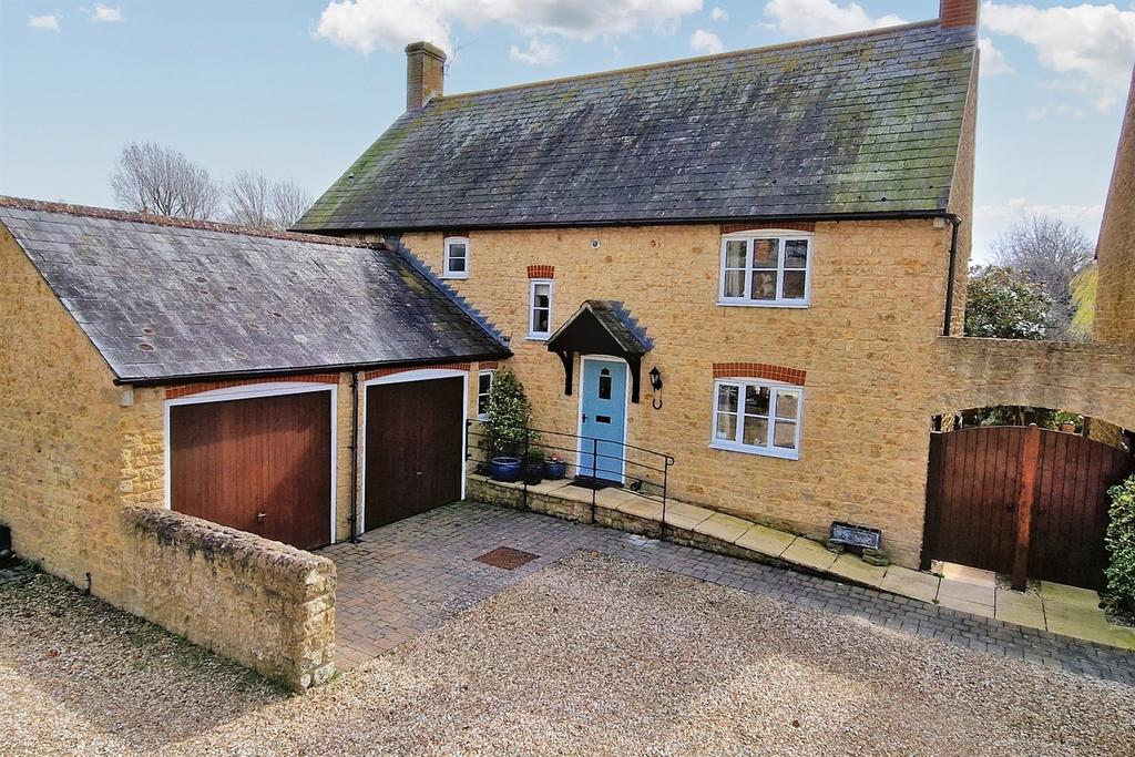 Burton Bradstock 4 bed detached house for sale £900,000
