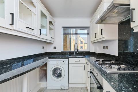 3 bedroom flat to rent, Welland Mews, London