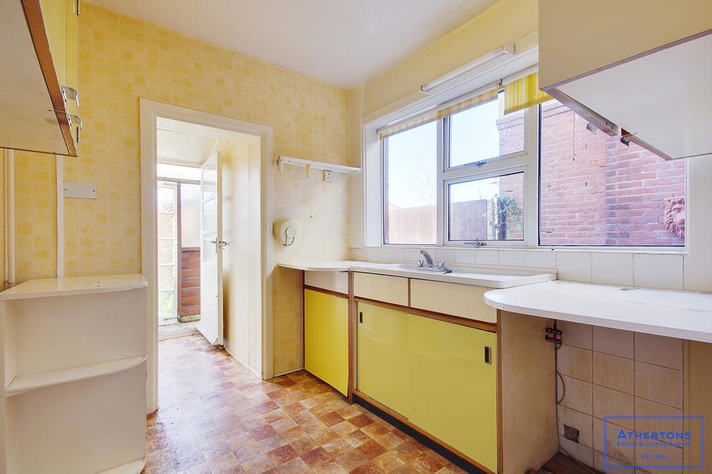 Morrison Avenue, Poole, BH12 3 bed detached house for sale £375,000