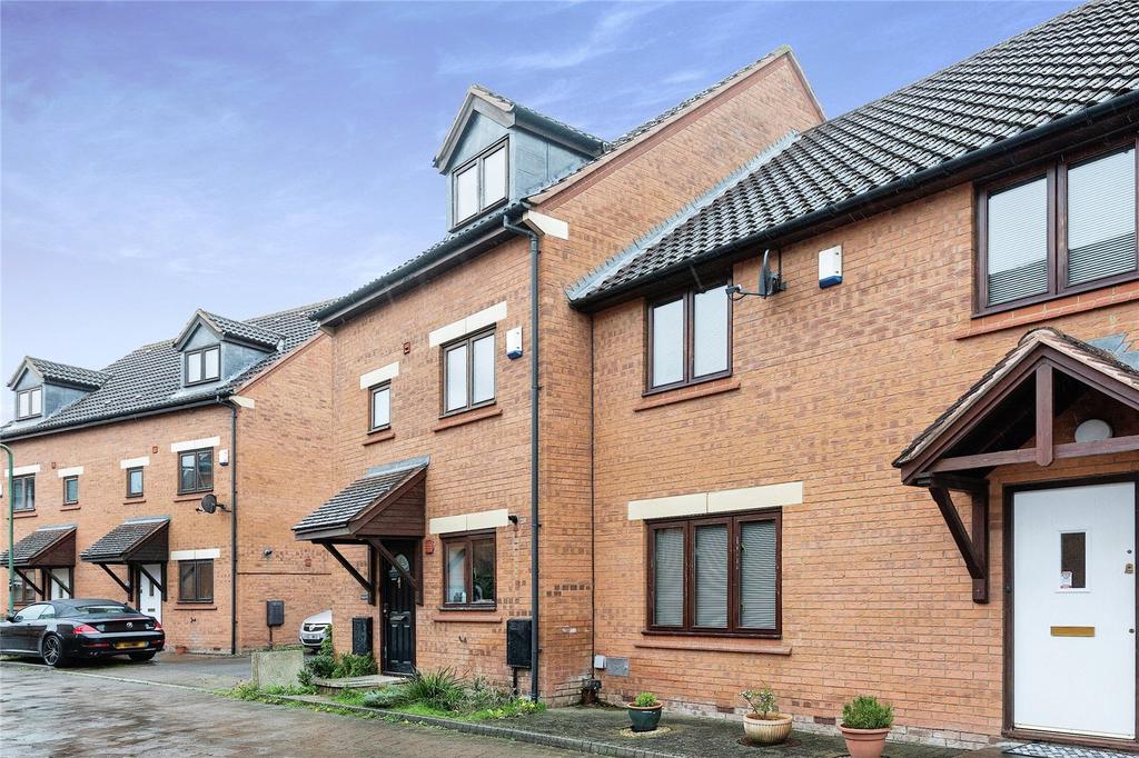 Evesham Way, Oakhill, Milton Keynes... 4 bed semidetached house £415,000